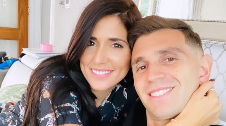 Dibu Martínez y Mandinha. Foto: Instagram @mandinha_martinez_