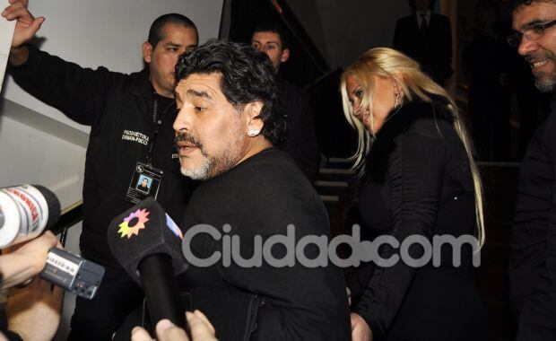 Diego Armando Maradona, invitado de lujo al estreno de Stravaganza (Foto: Jennifer Rubio). 