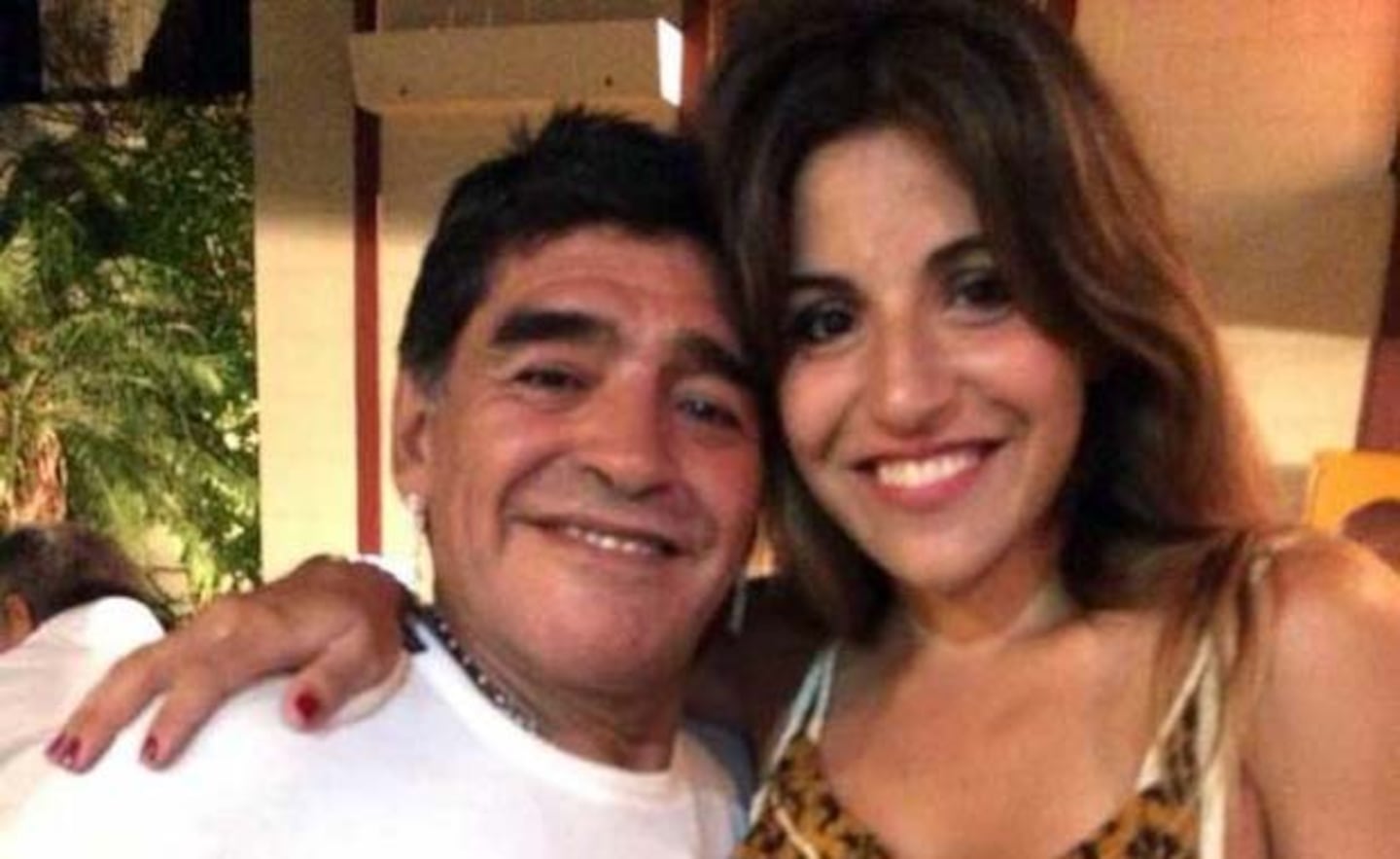 Diego Armando Maradona y Gianinna Maradona, unidos a pesar de la revocatoria de poderes. (Foto: Web)