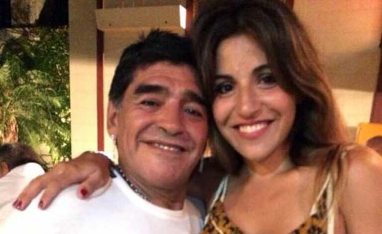 Diego Armando Maradona y Gianinna Maradona, unidos a pesar de la revocatoria de poderes. (Foto: Web)
