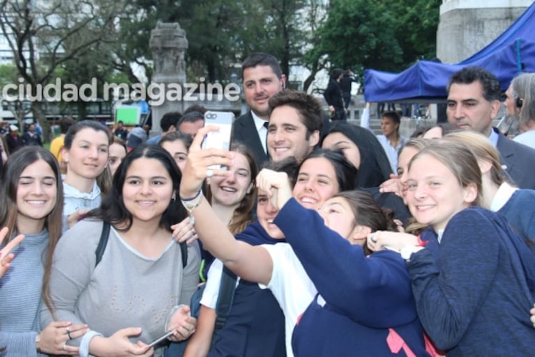 Diego Boneta peló lomazo durante su visita a la Argentina: ¡mirá las fotos!