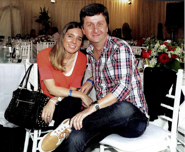 Diego Korol y su novia Romina Ricle. (Foto: revista Caras)