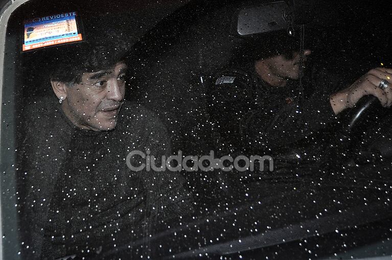 Diego Maradona, Alejo Clérici y Celeste Muriega, en una tarde de gimnasio. (Foto: Ciudad.com)