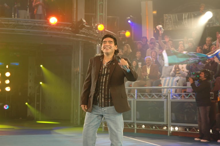 Diego Maradona en el primer programa de La Noche del 10.