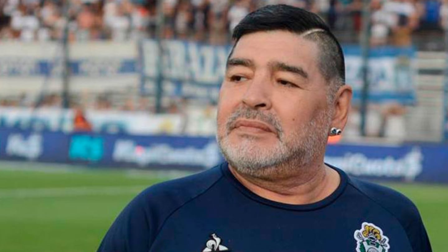Diego Maradona fue internado en una clínica de La Plata: Quieren evaluar si alguna cuestión está afectando su calidad de vida