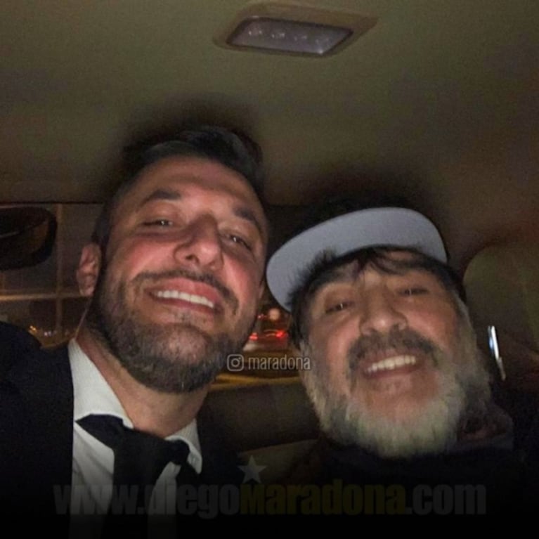 Diego Maradona llegó a la Argentina y sufrió un contratiempo en Ezeiza: qué pasó y cuál es el motivo del viaje