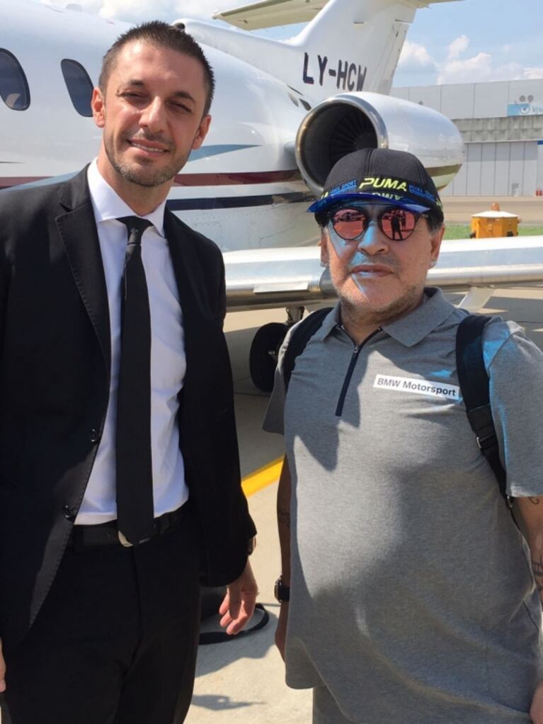Diego Maradona viajó a Bielorrusia para asumir la presidencia del Dynamo Brest y fue recibido por una multitud