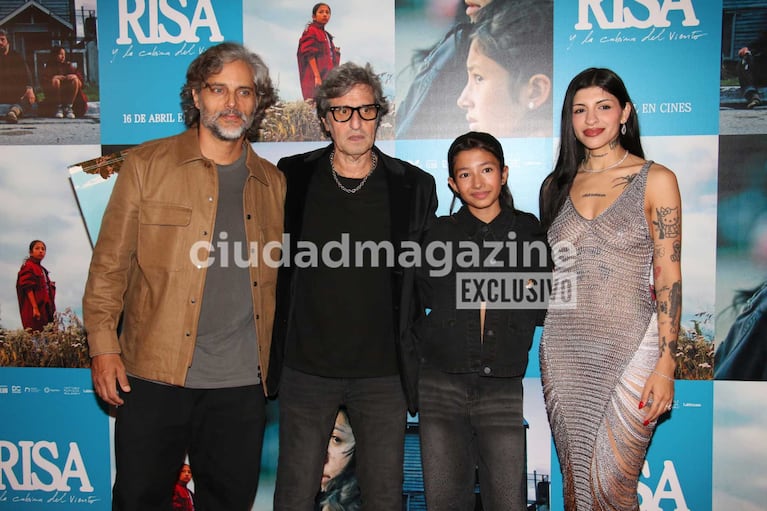 Diego Peretti, Cazzu, Joaquín Furriel y Elena Romero (Foto: Movilpress)