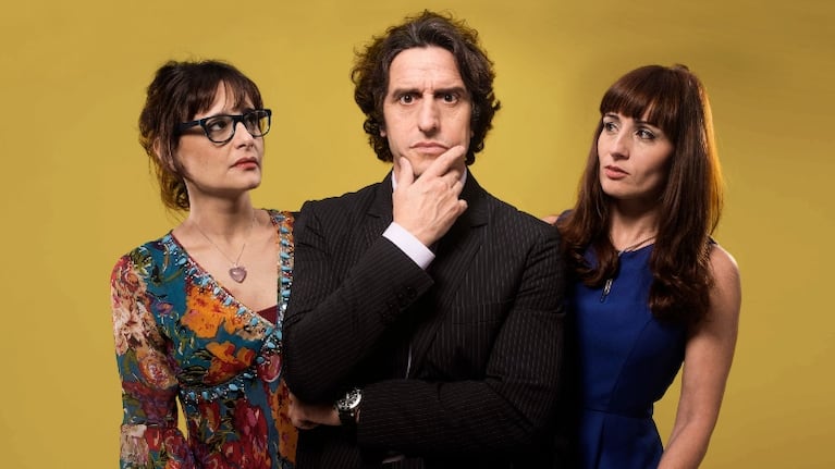 Diego Peretti protagoniza el éxito teatral Por H o por B, presentado por el Paseo La Plaza
