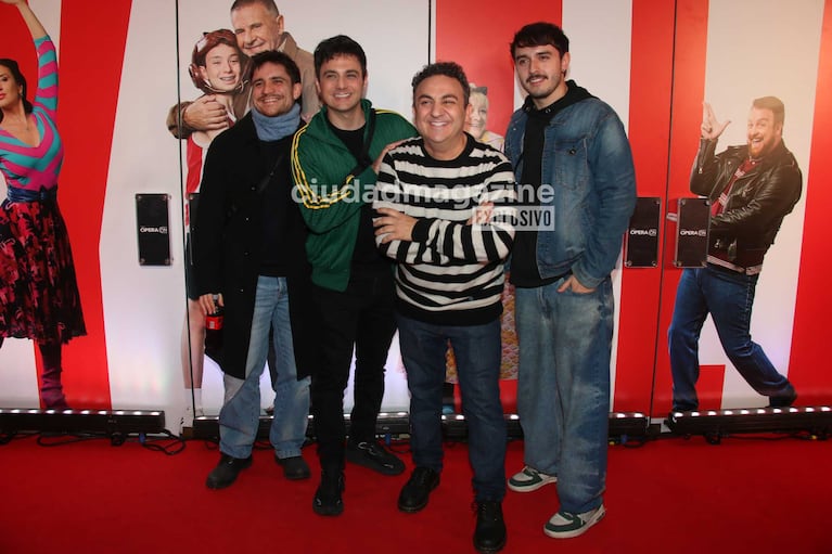 Diego Topa y amigos (Foto: Movilpress)