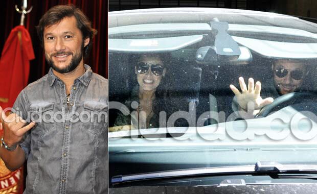 Diego Torres y Débora Bello, exultantes de alegría al salir del Sanatorio donde nació Nina Torres. (Foto: Jennifer Rubio)