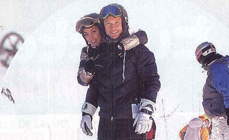 Diego Torres y Débora Bello, juntos y enamorados en la nieve (Foto: Paparazzi). 