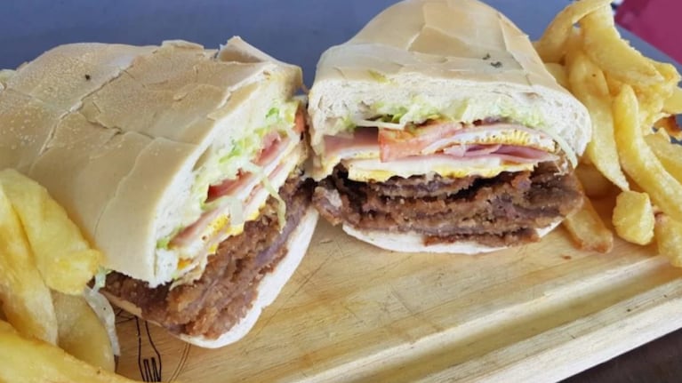 Diez trucos para preparar el sándwich de milanesa tucumano, el más famoso del país. Foto: Cucinare.TV.