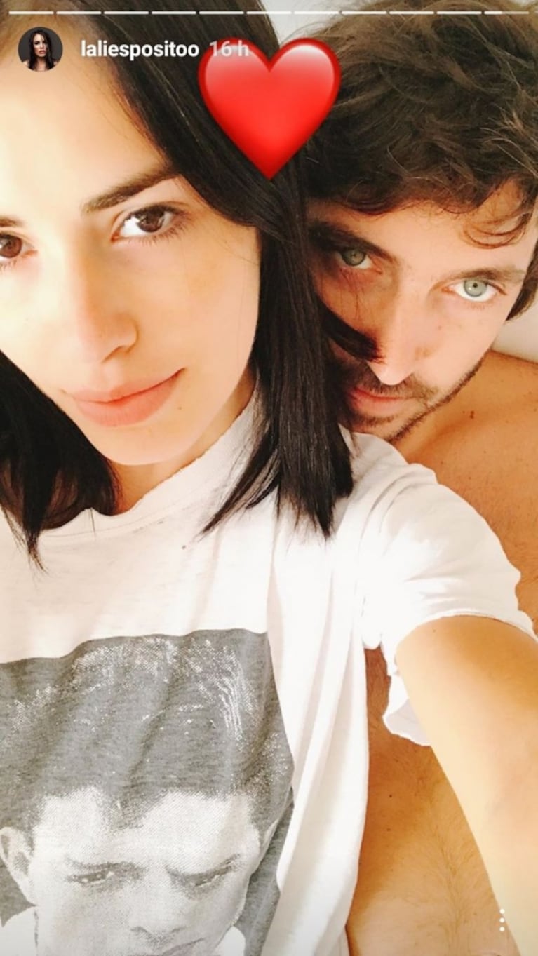 ¡Diosa enamorada! Lali Espósito, genuino amor de entrecasa con Santiago Mocorrea