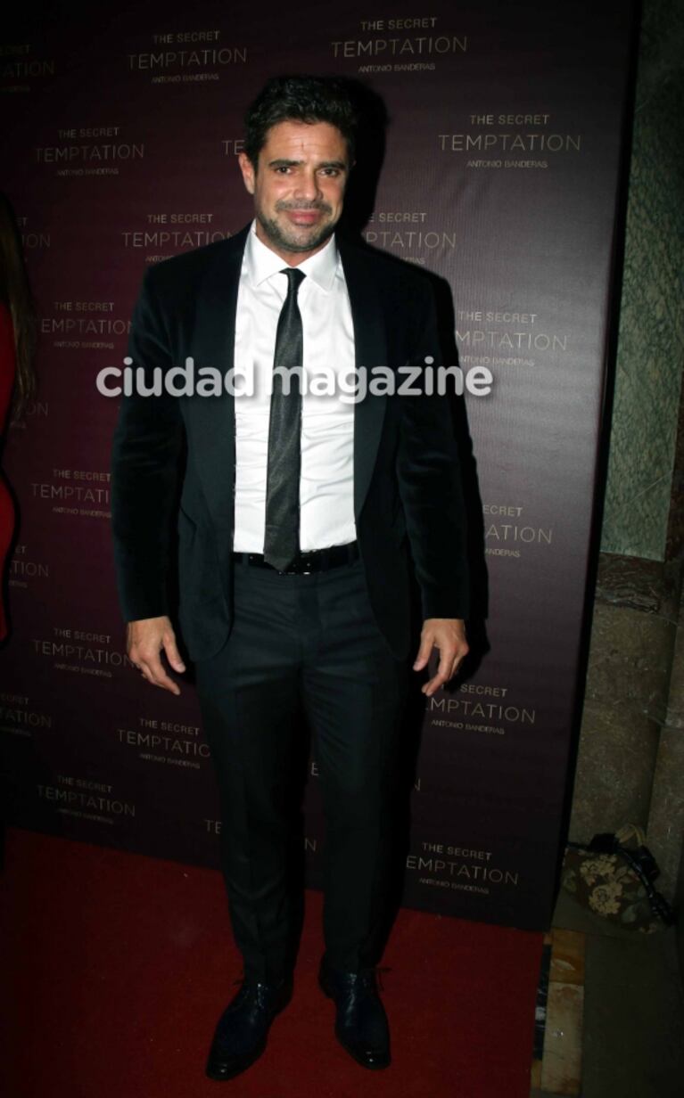 Diosas y galanes en un evento top: mirá las transparencias y elegancia en la alfombra roja