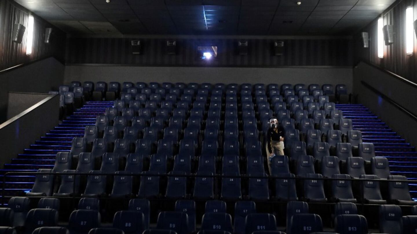 Disponen reapertura de salas de cine en CABA y en la provincia de Buenos Aires. Foto: Reuter.