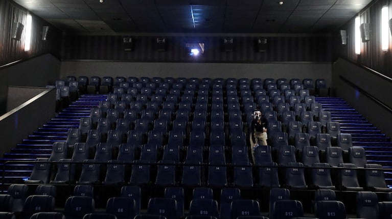 Disponen reapertura de salas de cine en CABA y en la provincia de Buenos Aires. Foto: Reuter.