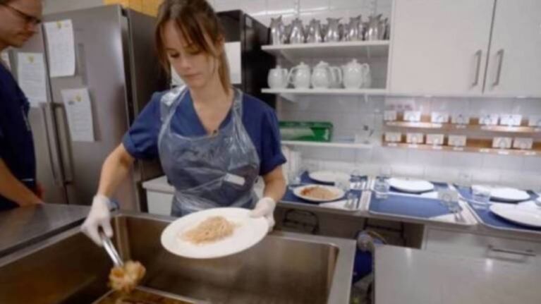 Distinta: Sofía de Suecia, una princesa que hace camas y sirve comida