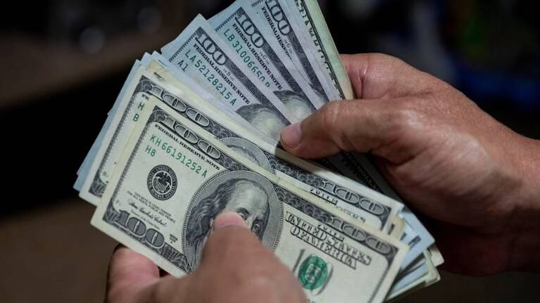 Dólar: el blue está en 155 pesos, el ahorro por encima de los 136 