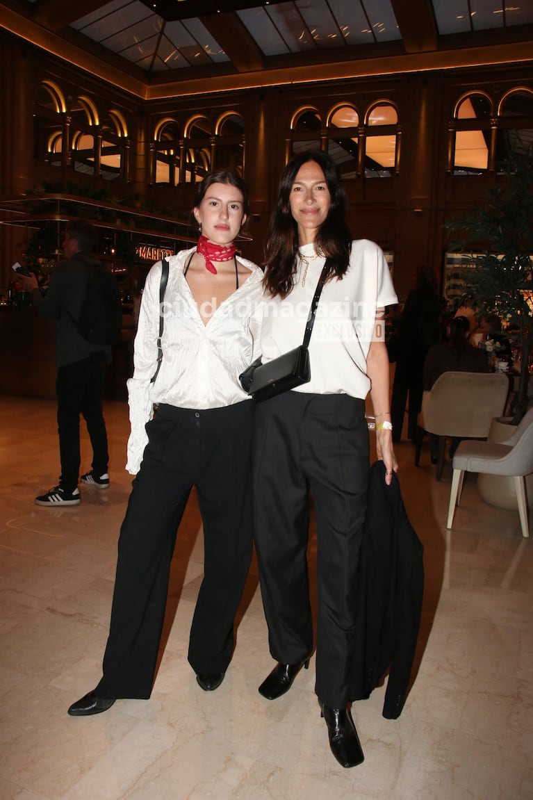 Dolores Trull y su hija Cala en la noche porteña (Foto: Movilpress).