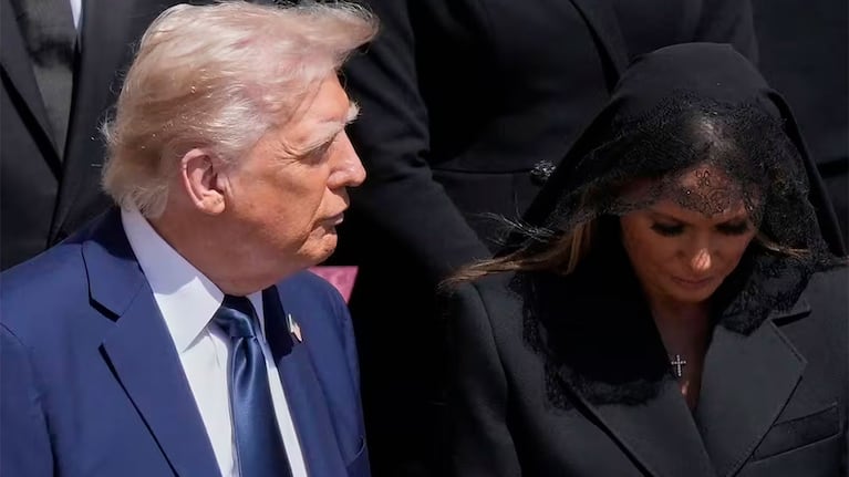 Donald Trump y su esposa Melania en el último adiós al papa Francisco (Foto: AP).