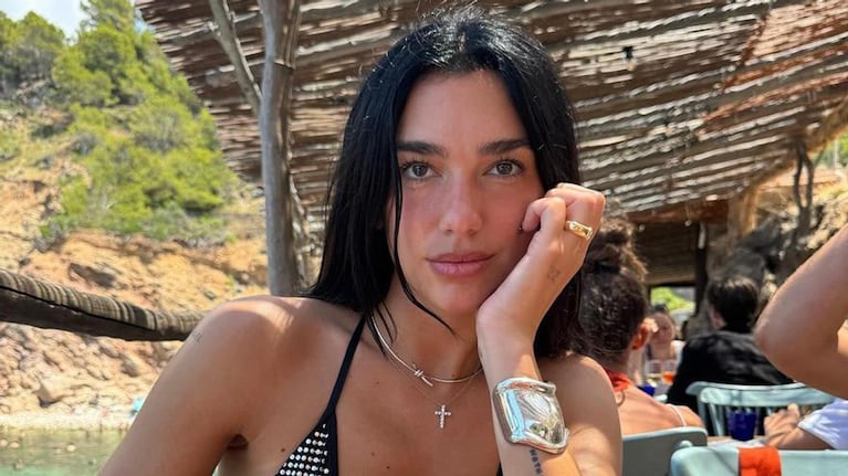 Dua Lipa tiene su refugio favorito en España: el pueblo mágico de Mallorca que enamora
