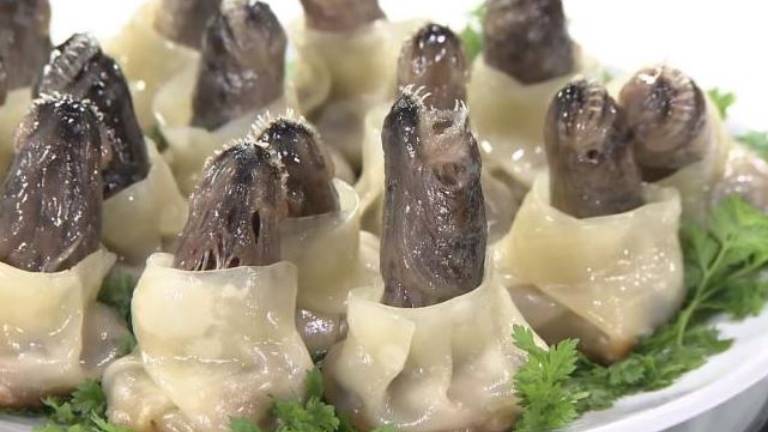 Dumplings con forma de huevo de alien, el plato estrella en Japón que provoca terror