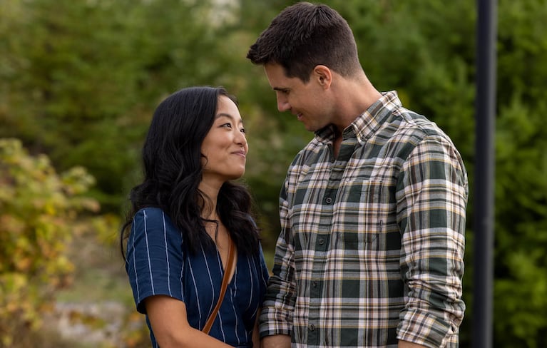 Dura 100 minutos y está protagonizada por Robbie Amell y Andrea Bang, dónde ver “Flotar” 