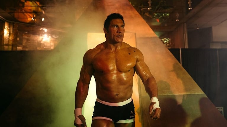 Dwayne Johnson se pone en la piel del luchador  Mark Kerr, dos veces campeón de peso pesado de la UFC.