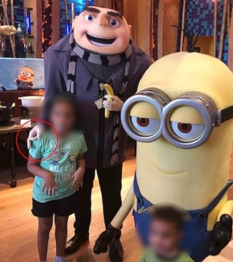 Echaron a "Gru", el actor que personificaba a Mi villano favorito, por hacer un gesto racista en una foto