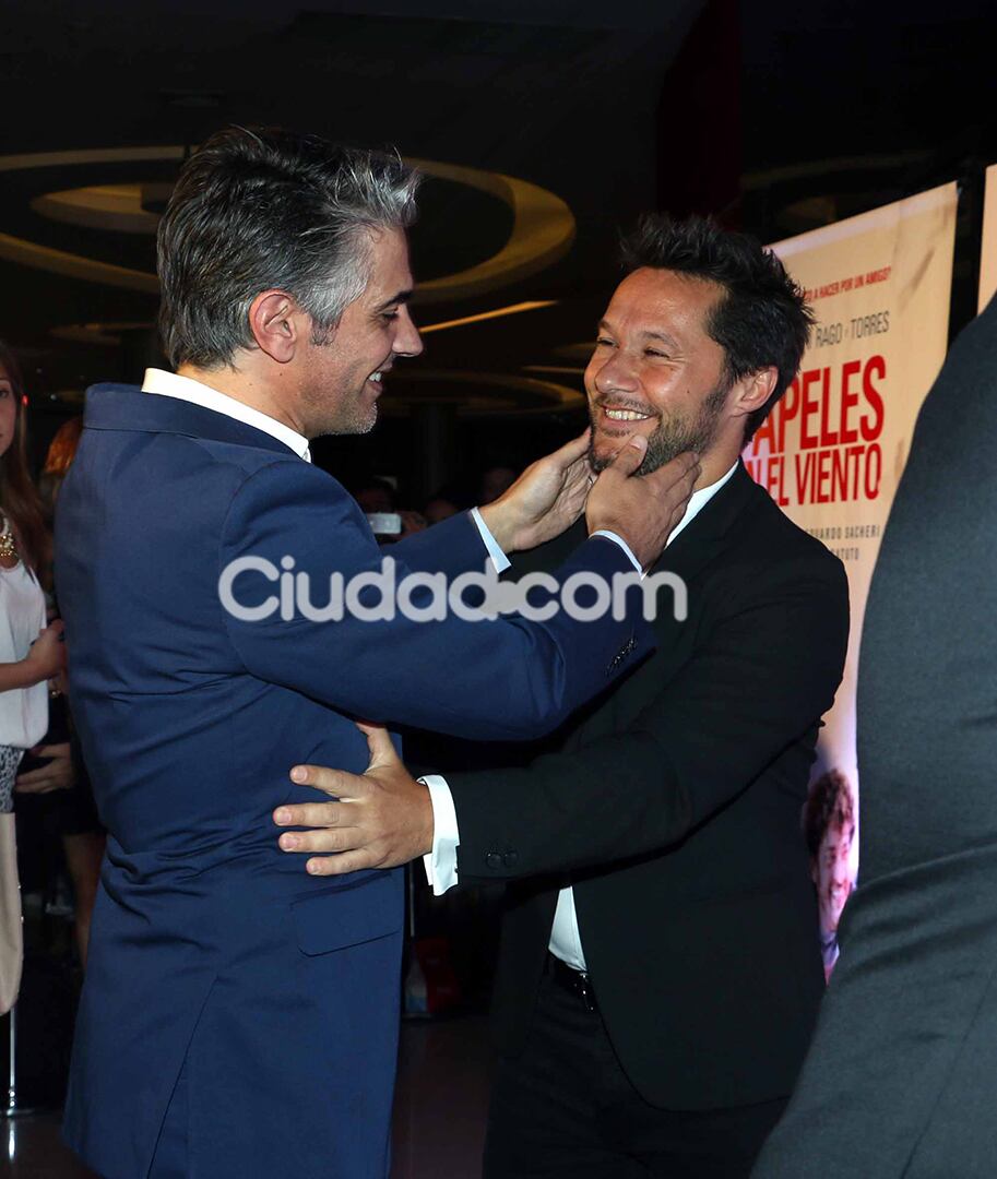 Echarri y Diego Torres compartiendo la avant premiere.  (Foto: Movilpress)