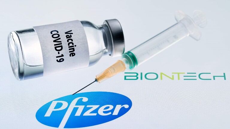 EE.UU. compra 100 millones de dosis más de la vacuna de Pfizer para 2021. Foto: AFP.