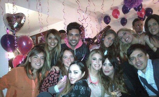 El 28° cumpleaños de Virginia Gallardo (Foto: Twitter).