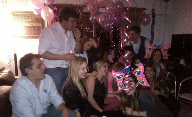El 28° cumpleaños de Virginia Gallardo (Foto: Twitter).