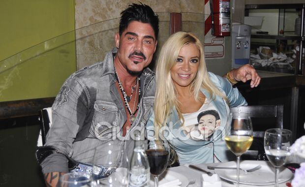 El "accidente fashion" de Ricardo Fort en la presentación del show de Luis Ventura. (Foto: Jennifer Rubio)