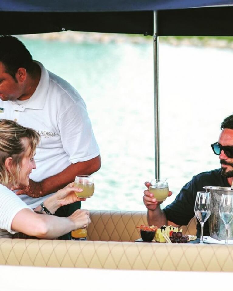 El álbum de fotos de la boda secreta de Gonzalo Heredia y Brenda Gandini en México: "Se celebra el amor"