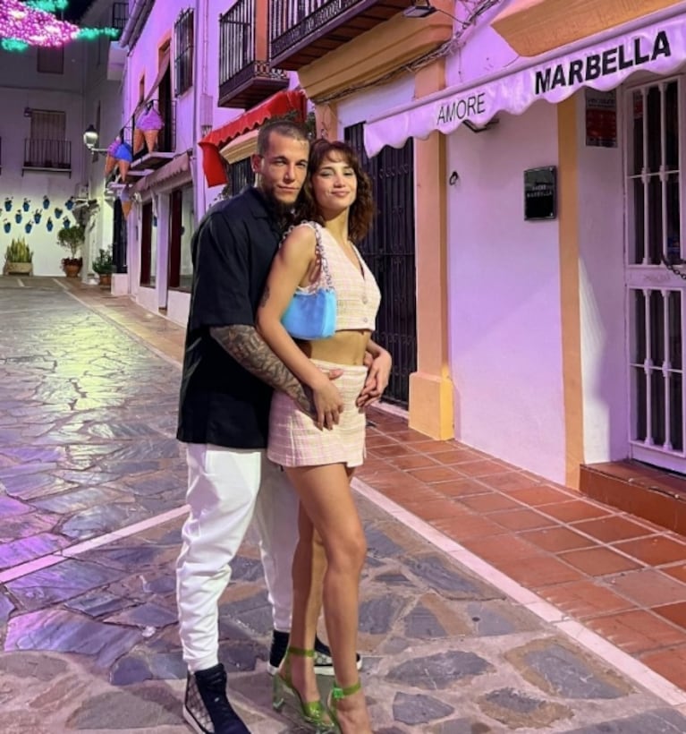 El álbum de fotos de Melody Luz y Alex Caniggia: romántico viaje por España