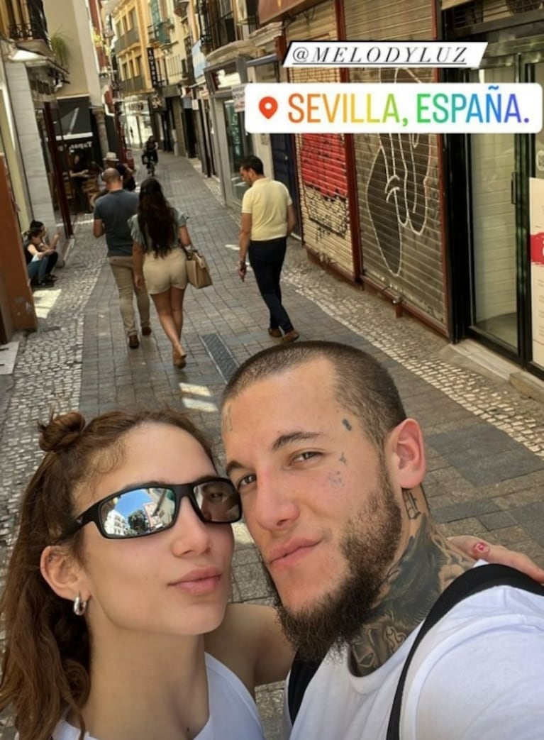 El álbum de fotos de Melody Luz y Alex Caniggia: romántico viaje por España