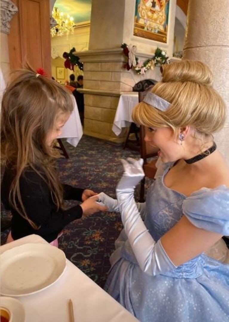 El álbum de fotos de Wanda Nara en Disneyland Paris con sus hijas: "El lugar más mágico"