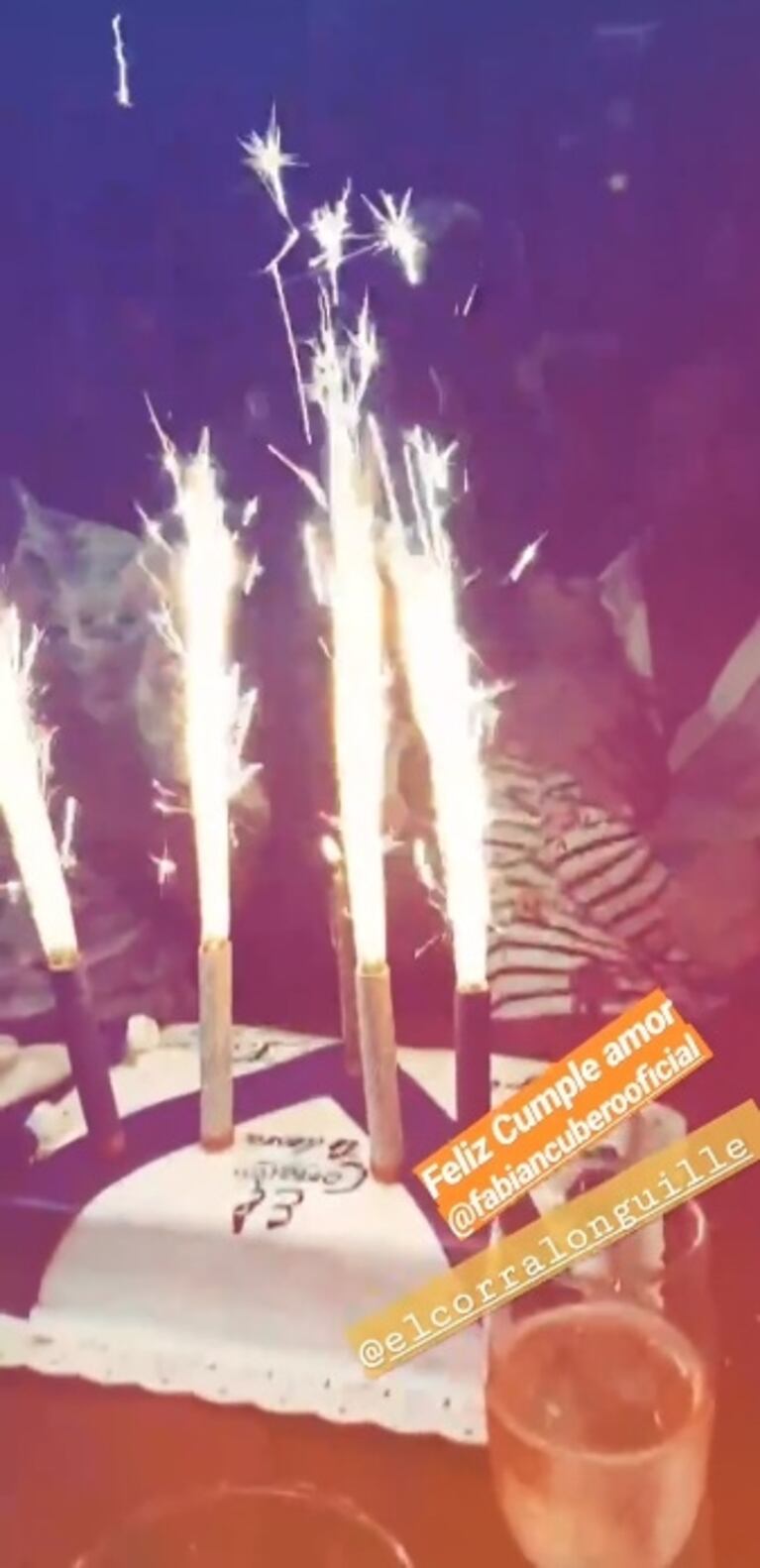 El álbum del festejo de cumpleaños de Cubero: detalles temáticos de Vélez y el mensaje de amor de Viciconte