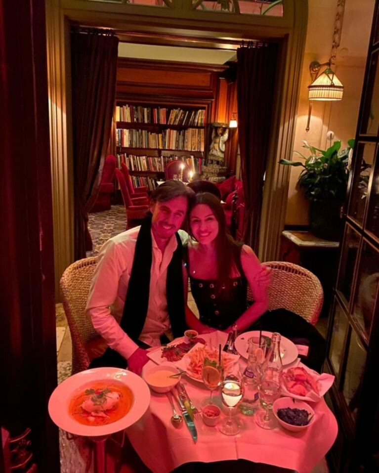 El álbum íntimo de Pampita junto a Roberto García Moritán en su luna de miel en París: "¡Hace frío, pero estamos felices!"