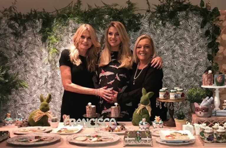 El álbum íntimo del baby shower de Ailén Bechara: ¡espiá la original ambientación de bosque!
