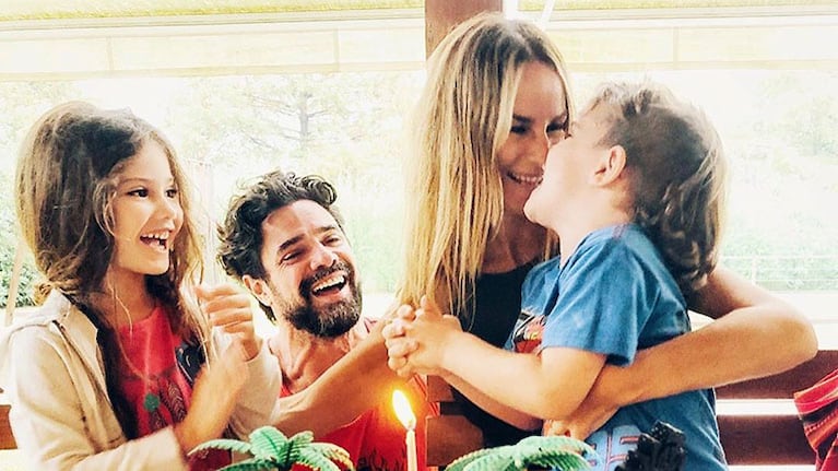 El álbum íntimo del festejo de Sabrina Rojas y su singular torta de cumpleaños: Decorada por mis hijos