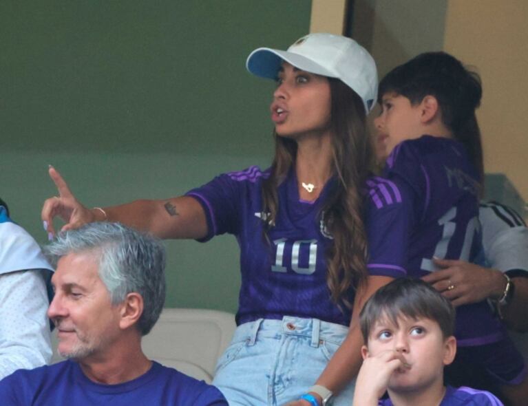 El aliento incondicional de Antonela Roccuzzo a Leo Messi en la electrizante final del Mundial 2022