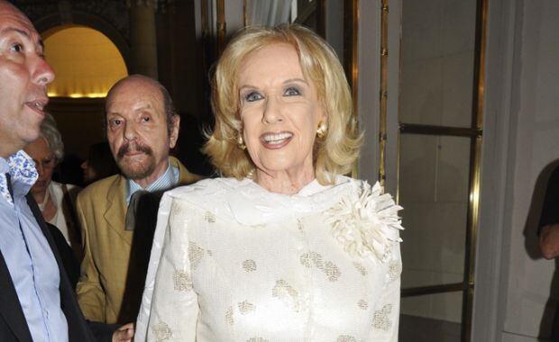 El amargo sabor del reencuentro entre Mirtha Legrand y Moria Casán. (Foto: Jennifer Rubio)