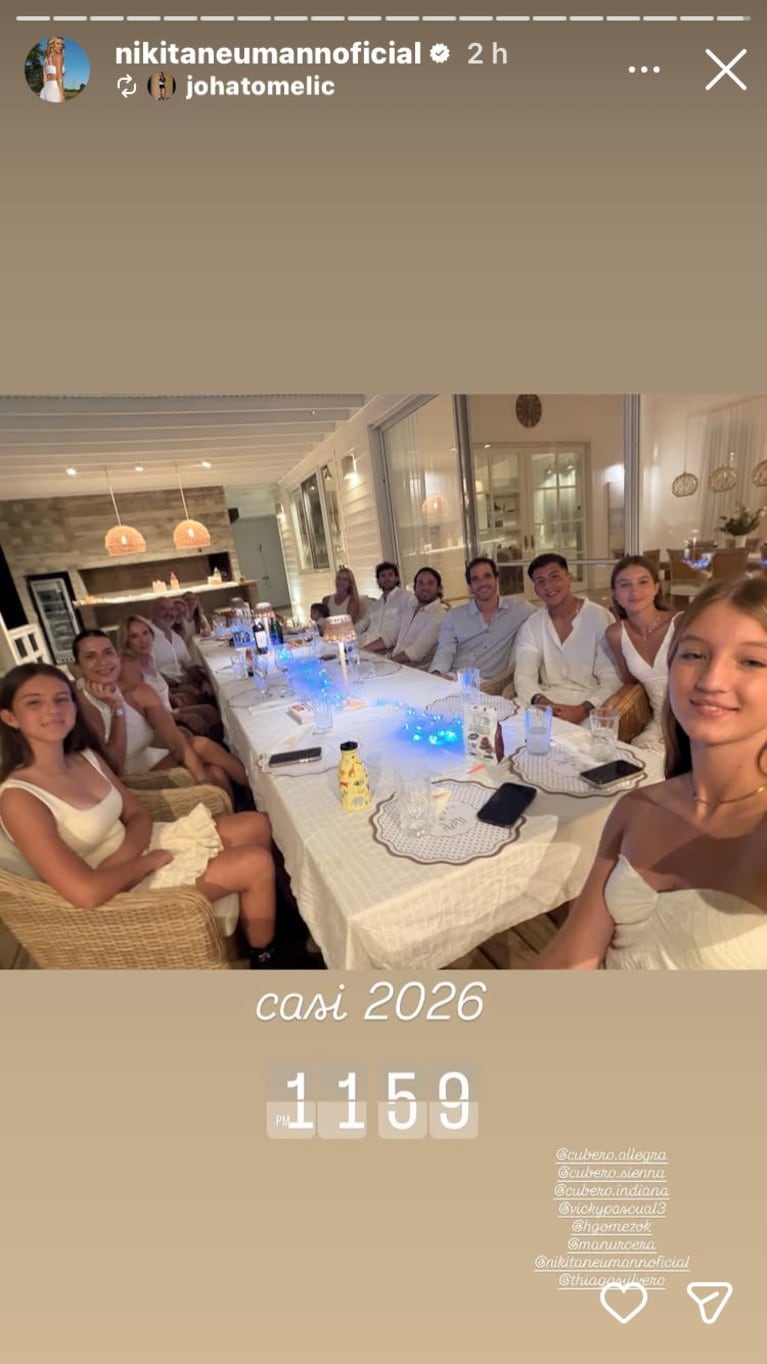 El Año Nuevo de Nicole Neumann con su familia y Thiago Silvero, el novio de su hija mayor).