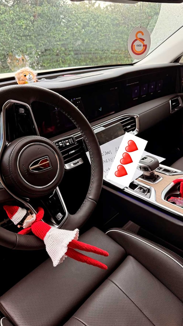 El automóvil que le regaló Mauro Icardi a la China Suárez (Foto: Instagram @sangrejaponesa)