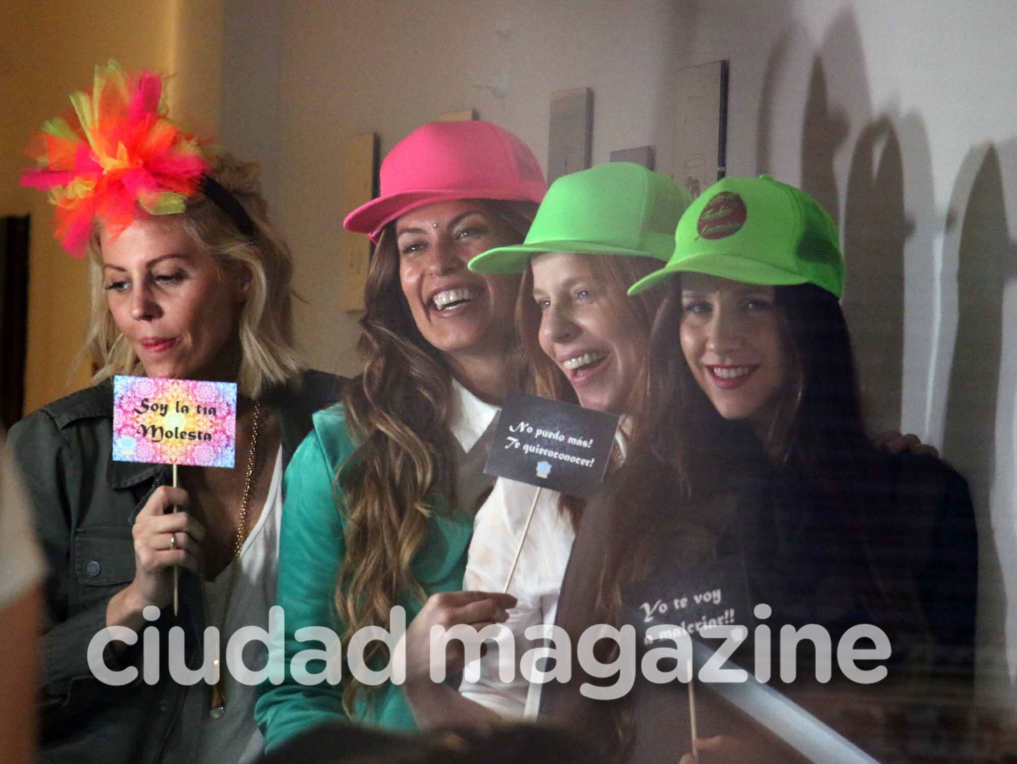 El baby shower “hindú” de Agustina Kämpfer, a la espera de Juan. (Foto: Movilpress)