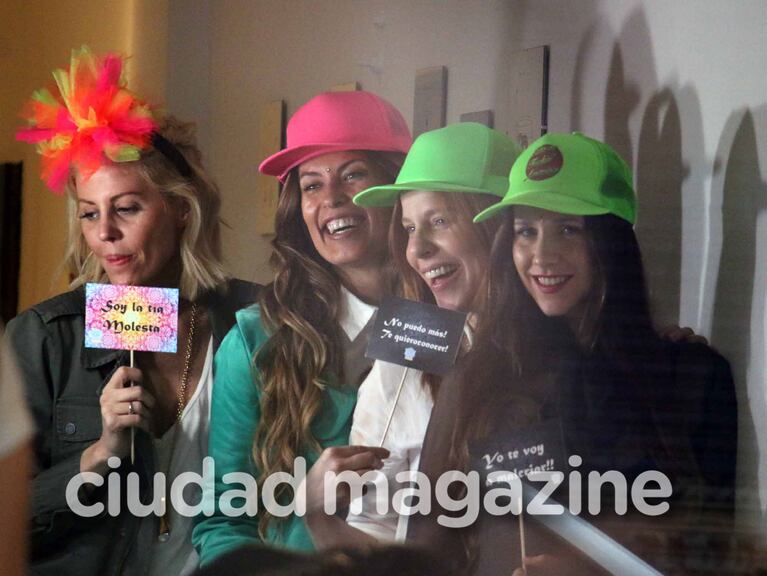 El baby shower “hindú” de Agustina Kämpfer, a la espera de Juan. (Foto: Movilpress)