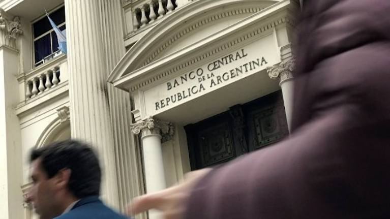 El Banco Central destacó signos de recuperación y de menor inflación en la Argentina
